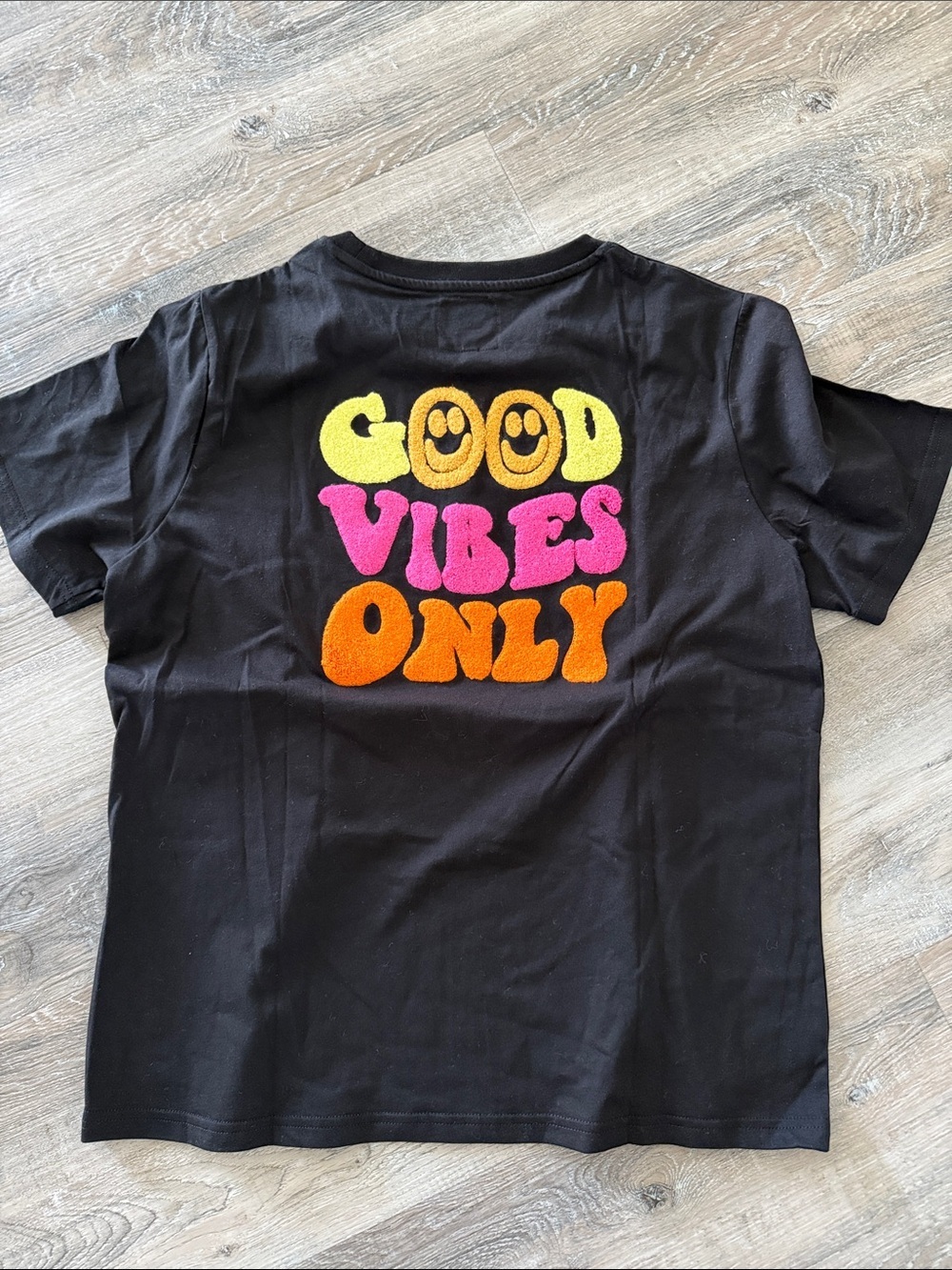 NWT Just Madison Good Vibes Only Graphic Tee - sz l